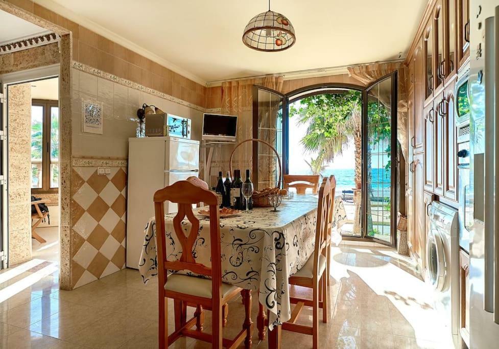 Casa De Sueno En La Playa Villa Adra Luaran gambar